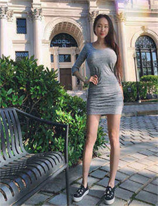 女生露隐私-怎么把自己弄到喷泉