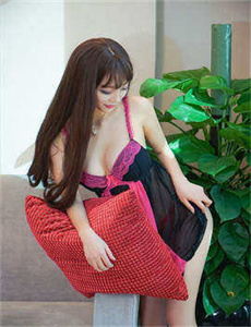 动漫美女踩踏-dnf小